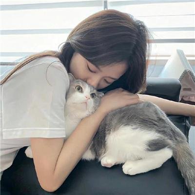 我曾是罗丽娜·波比特